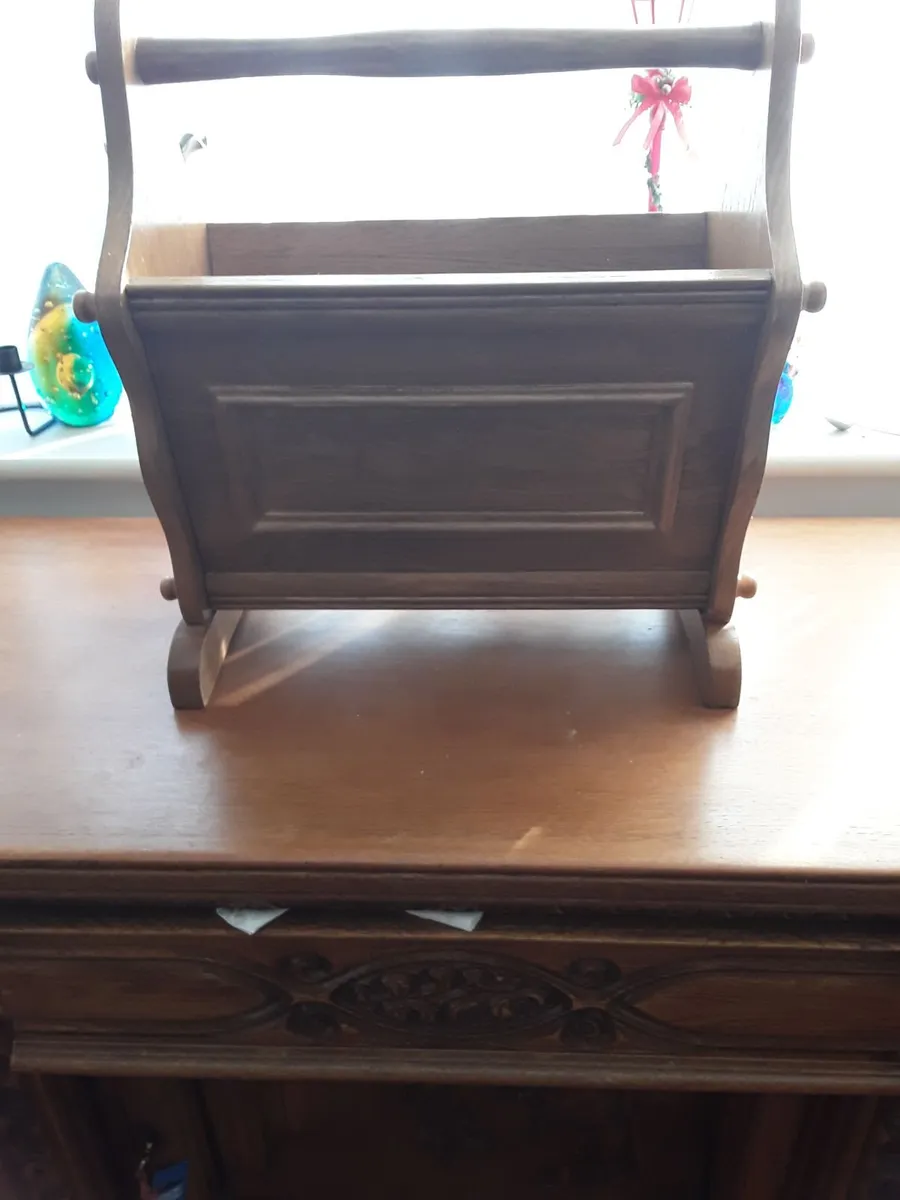 Solid wooden vintage magazine rack - Image 2