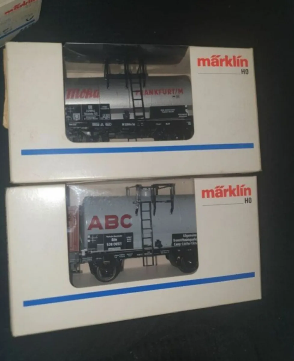 4 MARKLIN TRAIN TANKS...HO .. - Image 1