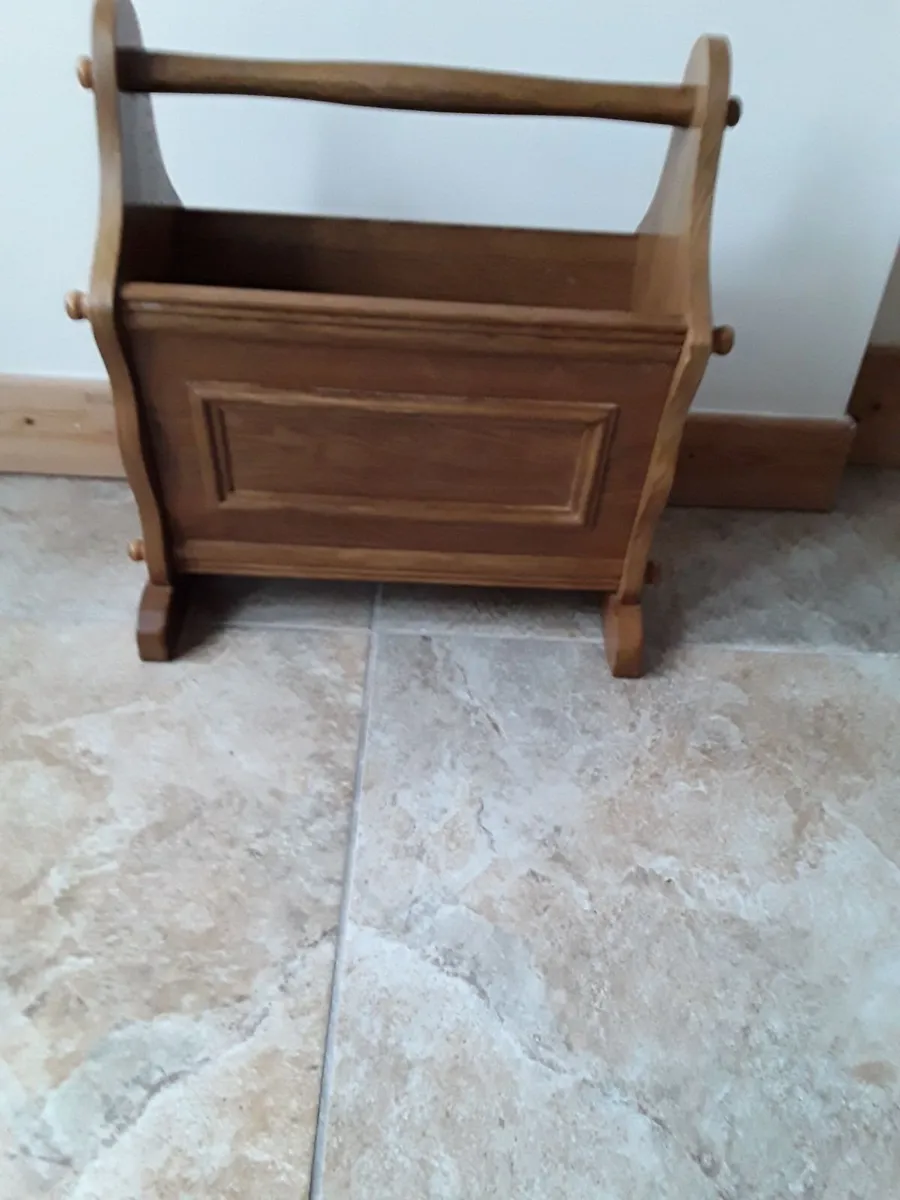 Solid wooden vintage magazine rack - Image 1