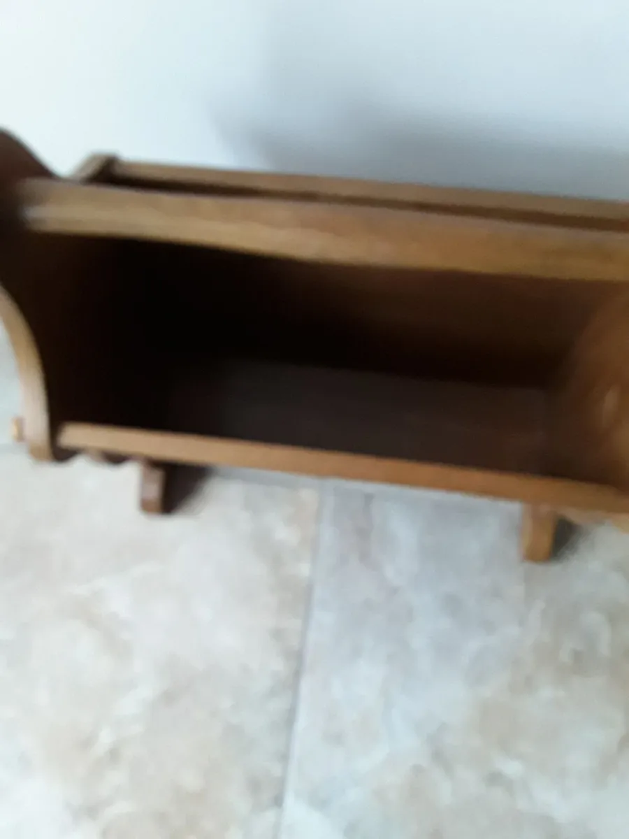 Solid wooden vintage magazine rack - Image 4
