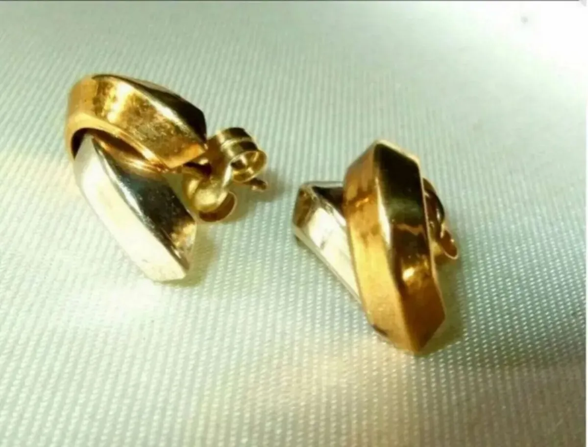 Vintage Hallmarked 9ct White/Yellow Gold Earrings - Image 4