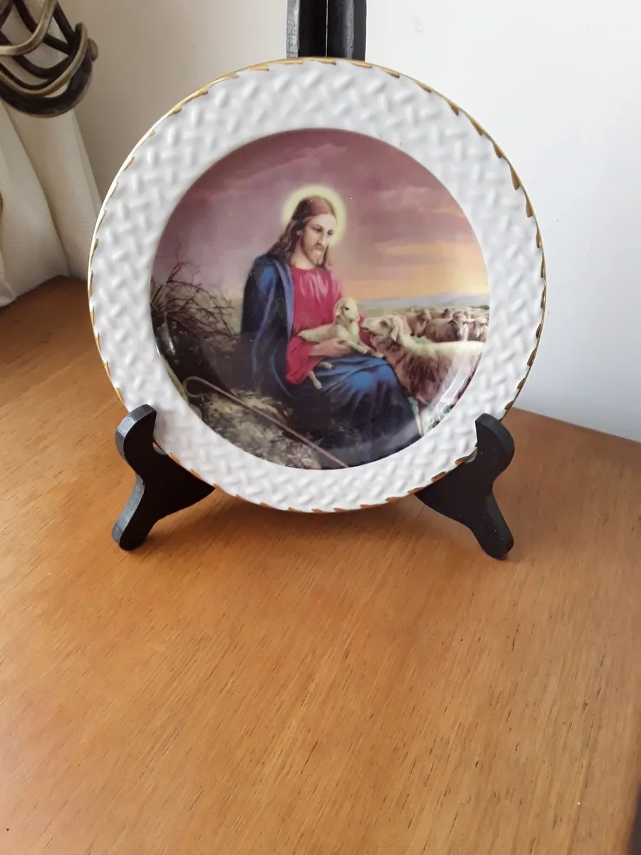 Lovely ceramic wall plate - Image 2