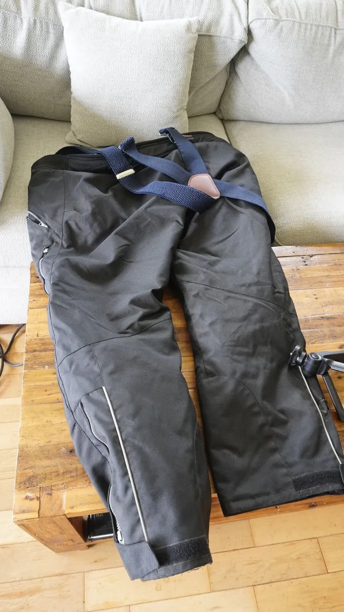 Motorcycle jacket, trousers, boots, gloves, helmet - Image 1