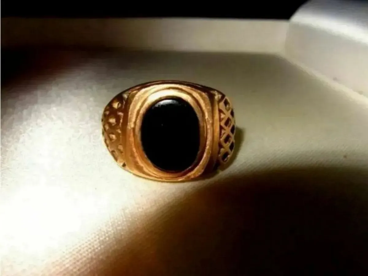 Vintage Gentlemans Signet Ring - Image 4
