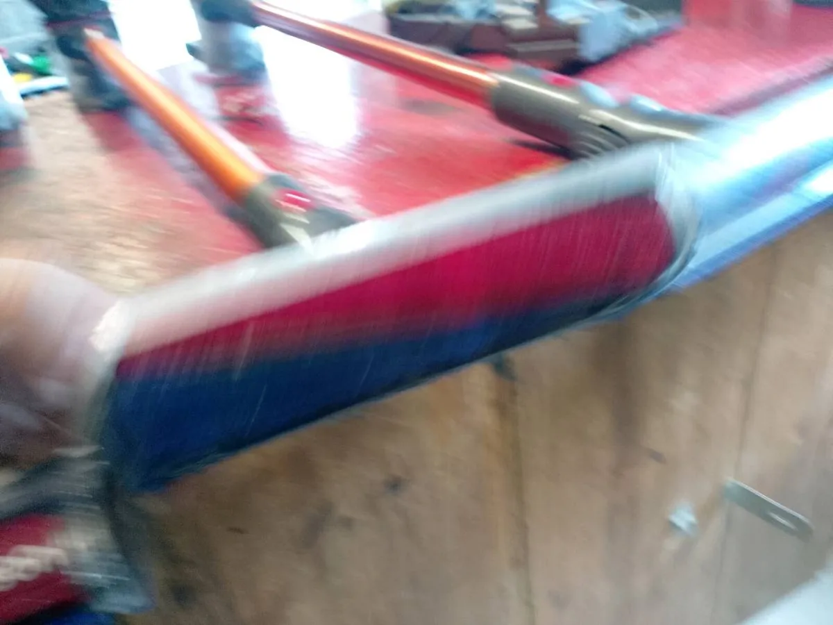 Dyson vacuum - Image 3