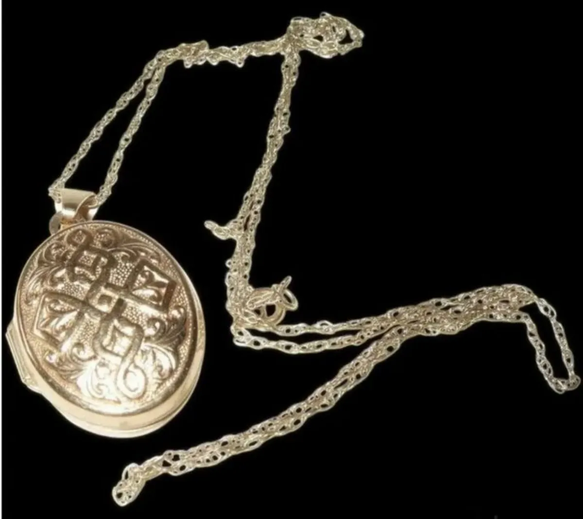 Vintage Hallmarked 9ct Gold Locket & Chain - Image 2