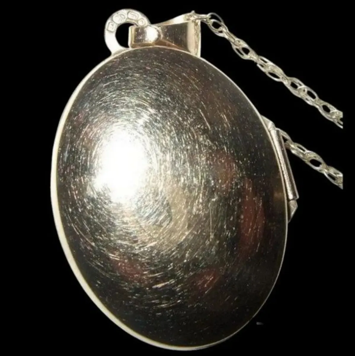 Vintage Hallmarked 9ct Gold Locket & Chain - Image 3