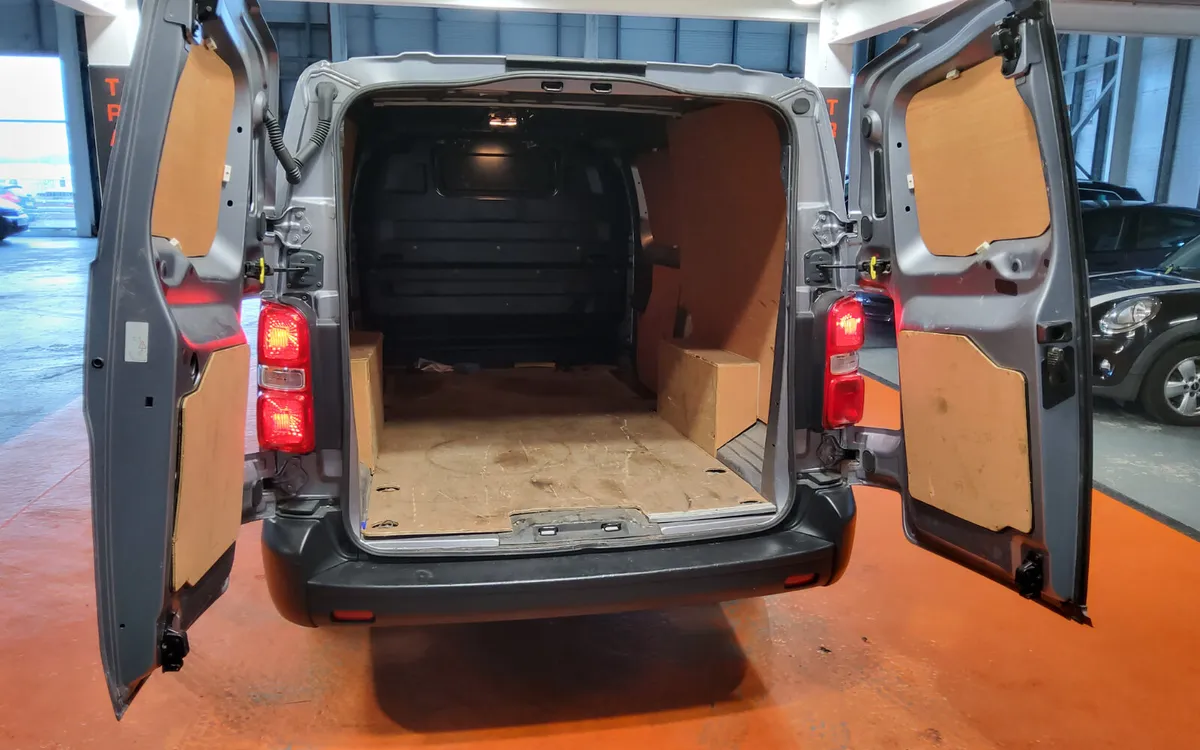 Opel Vivaro 2022 - Image 4
