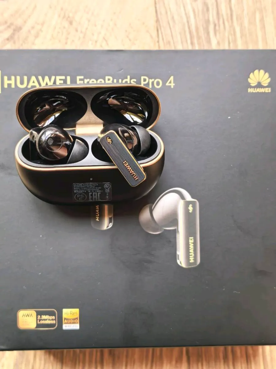Huawei Pura 80 ultra + free Huawei FreeBuds Pro 4 - Image 3