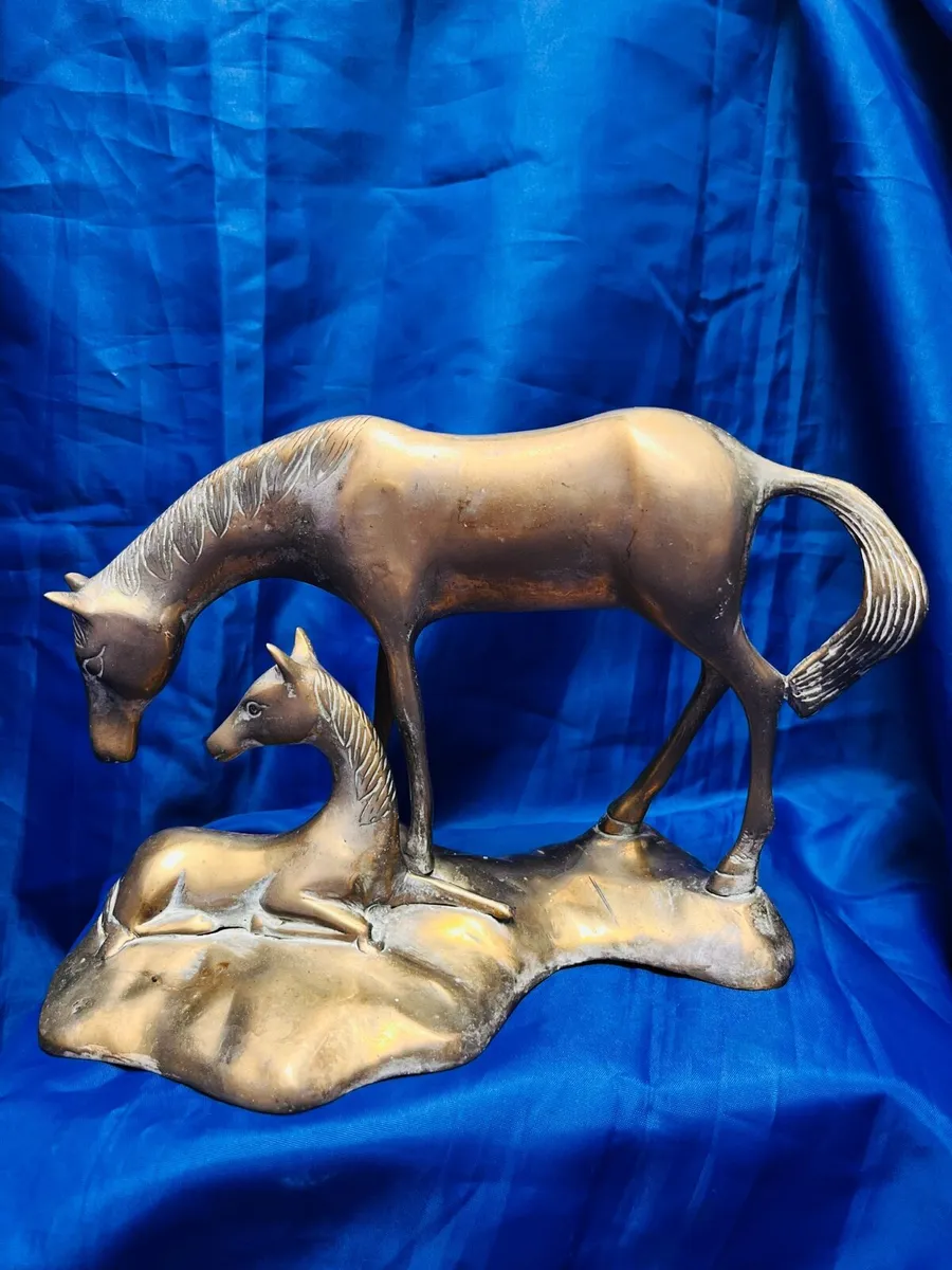 Brass horse and foal - Image 1