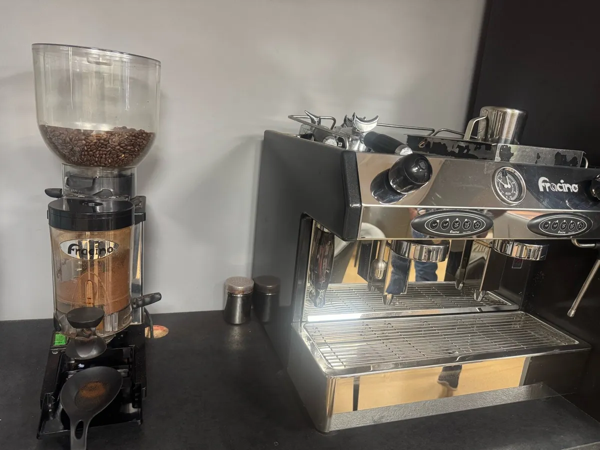 Coffee Machine and grinder - Image 1