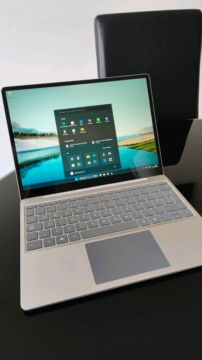 Microsoft Surface Laptop - Image 2