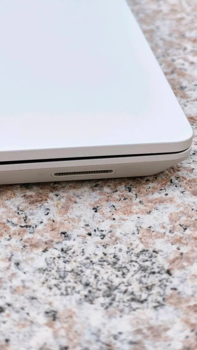 Microsoft Surface Laptop - Image 4
