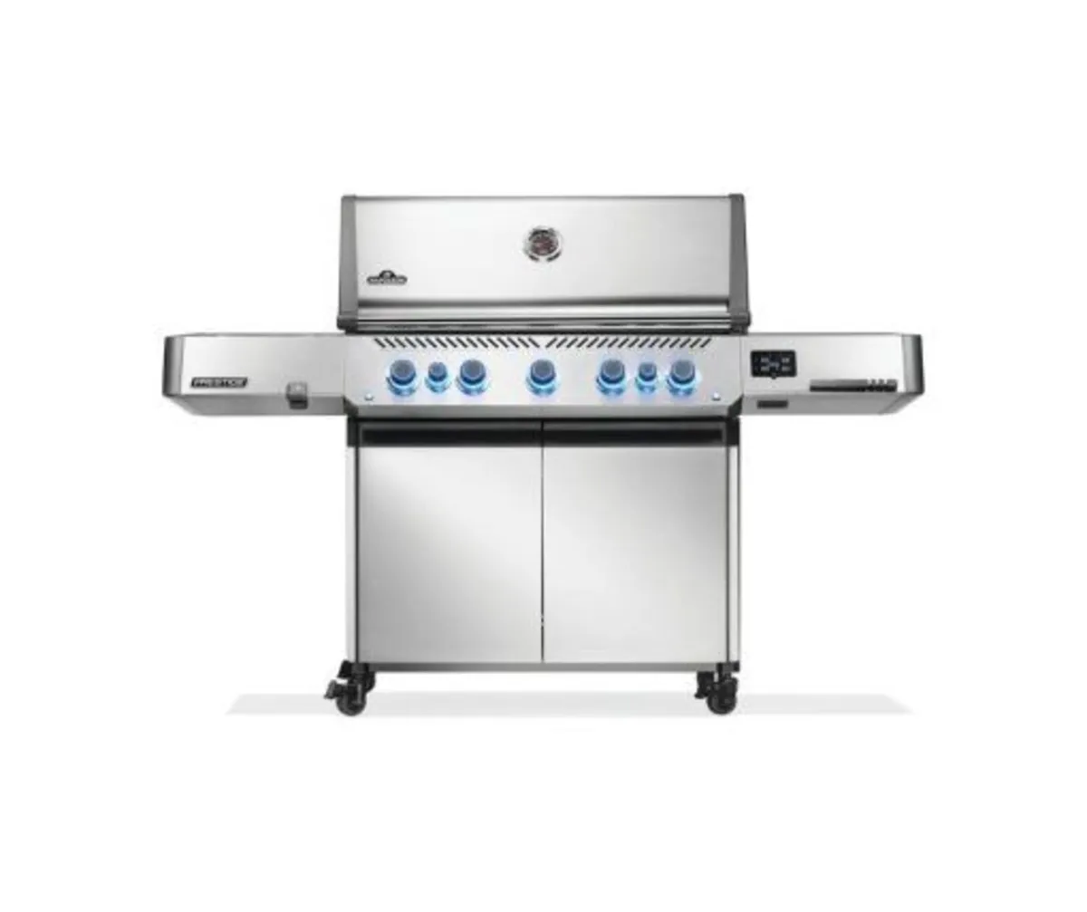 Napoleon Prestige 665 Connected BBQ - Image 1