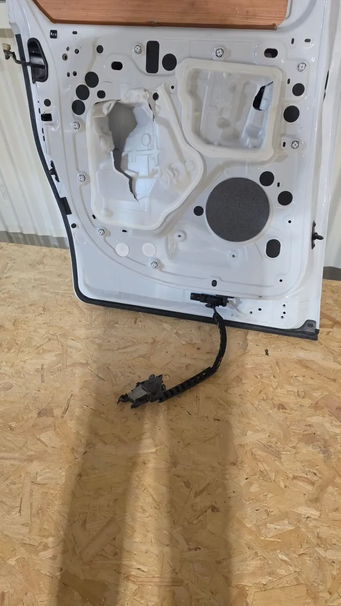 Side Door for 2021 Peugeot Partner - Image 3