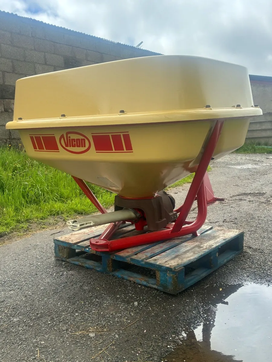 Vicon fertiliser spreader / sower - Image 1