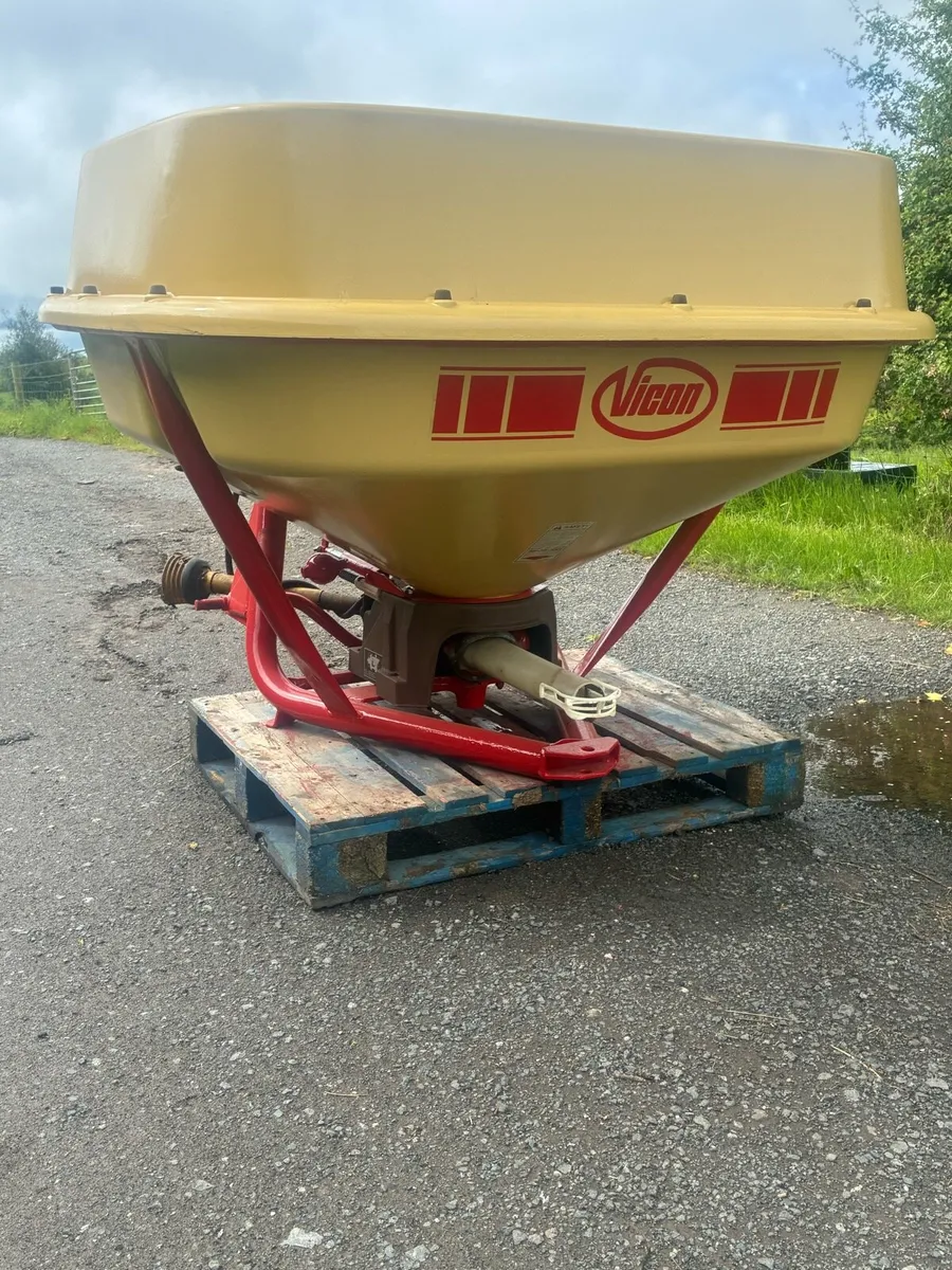 Vicon fertiliser spreader / sower - Image 2