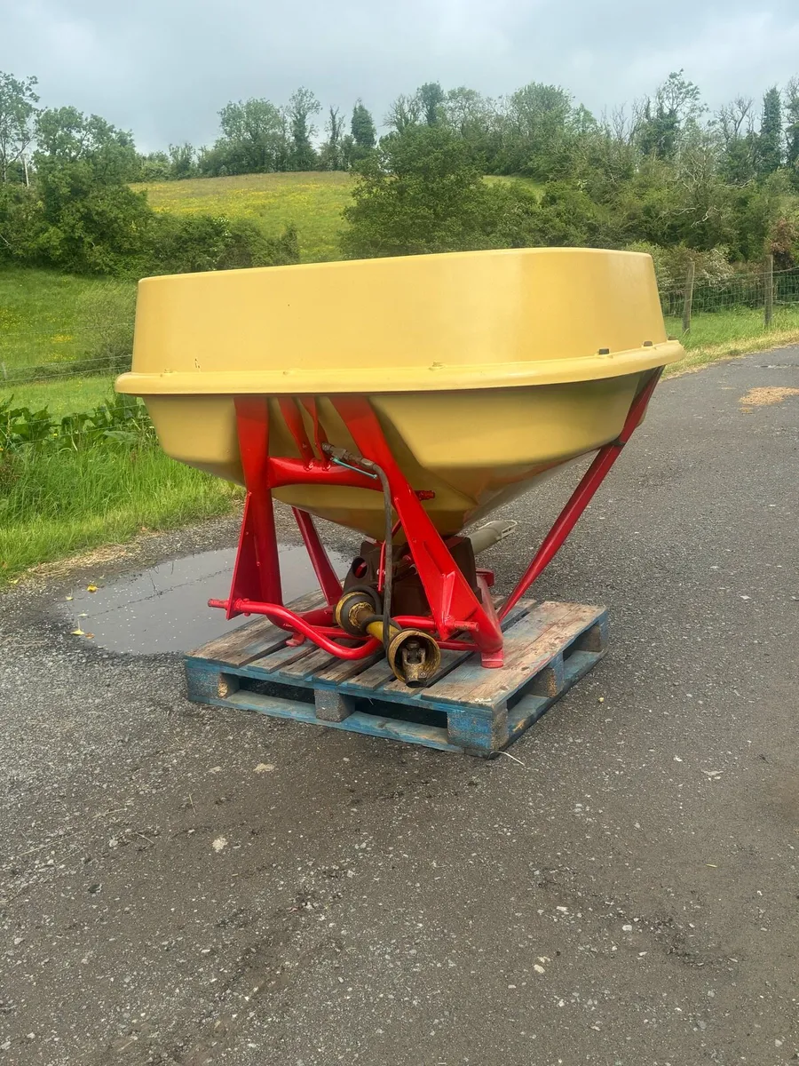 Vicon fertiliser spreader / sower - Image 4