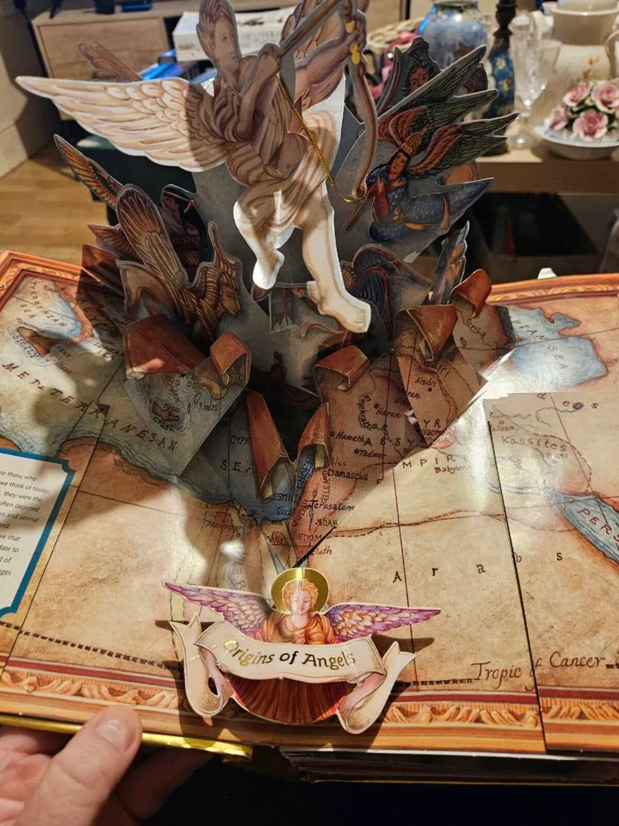 Angels Pop Up Book - Image 2