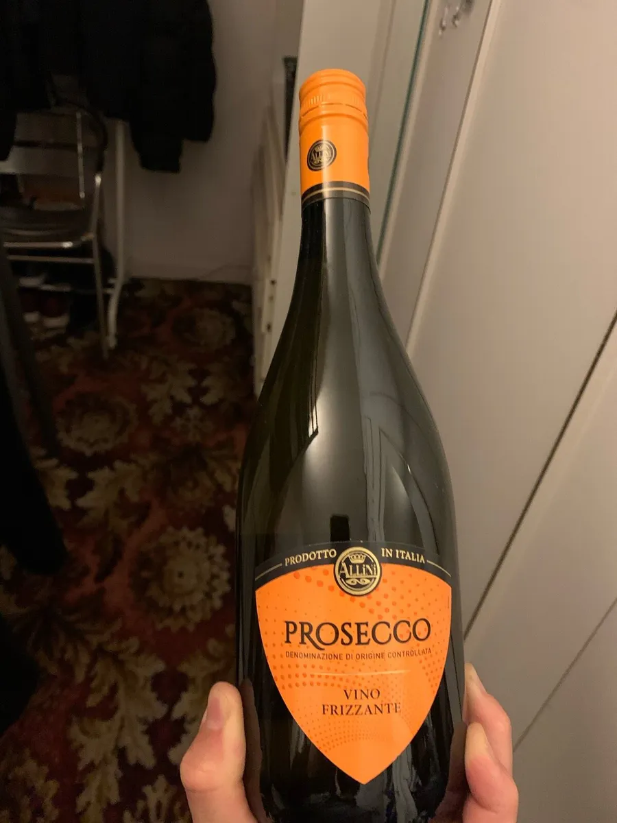 Italian Prosecco Frizzante - Image 1