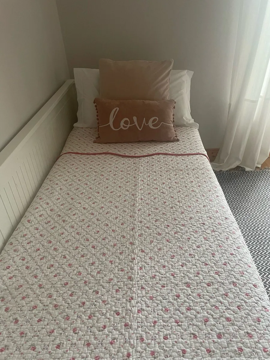 Floral Quilt - Image 1