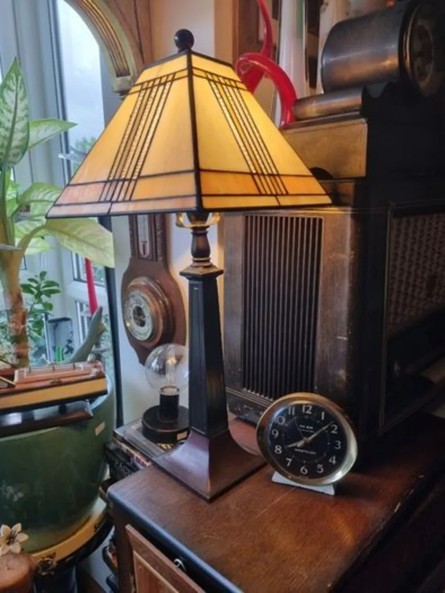 Tiffany style table lamp - Image 1