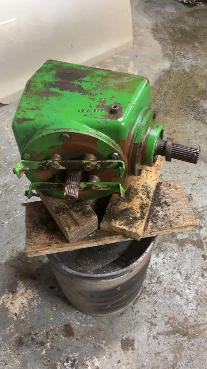 John Deere mower gearbox - Image 2