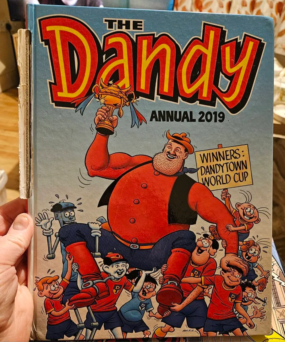 Dandy and Beano Annuals - Image 1