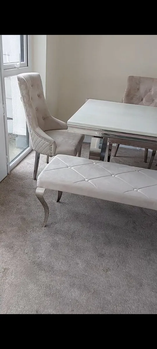 Marble table bench and chairs - Image 1
