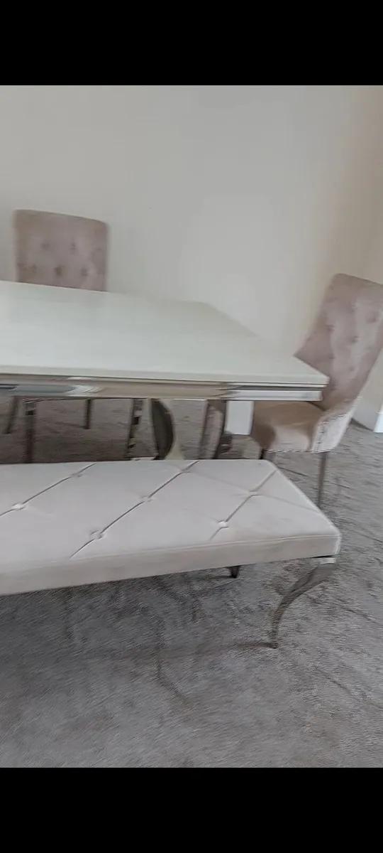 Marble table bench and chairs - Image 2