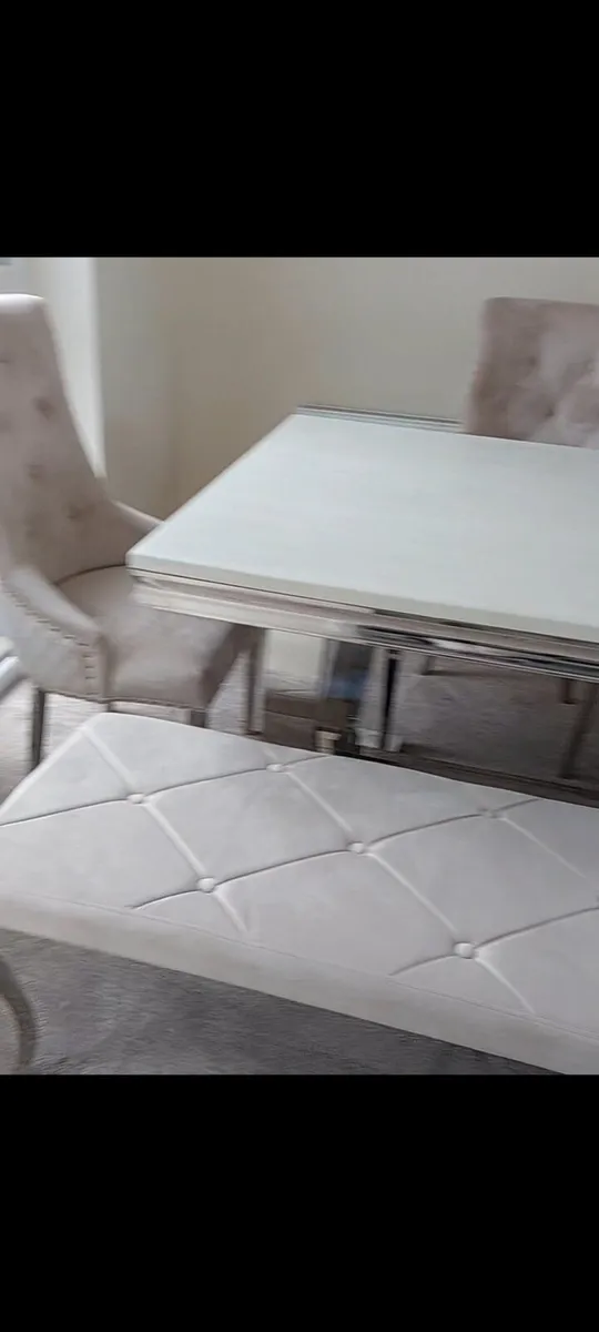 Marble table bench and chairs - Image 4