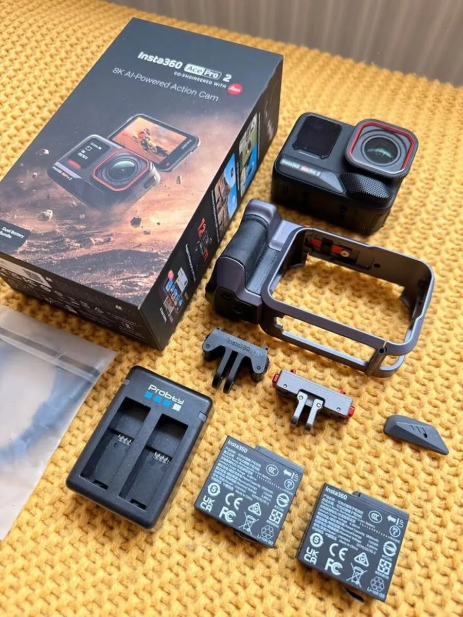 Insta360 Ace Pro 2 + accessories - Image 2