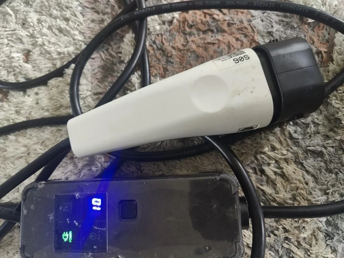 Hyundai Kia OEM portable EV charging cable Genuine - Image 2