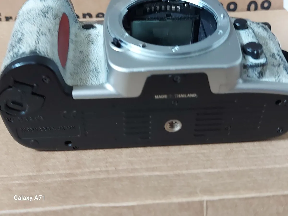 NIKON N65 Film Camera in excellent condition - Image 3