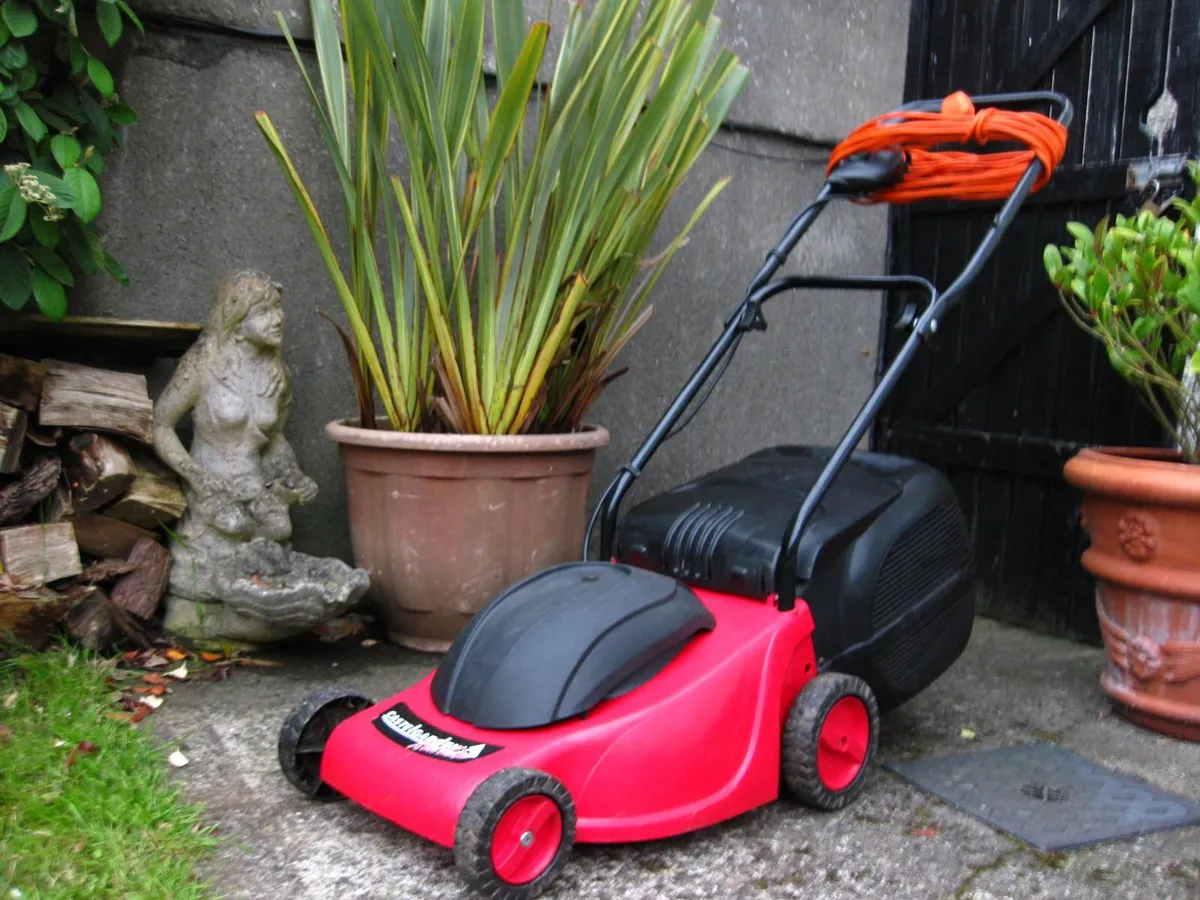 Spotless Castlegarden 37cm Quality Electric Mower. - Image 2