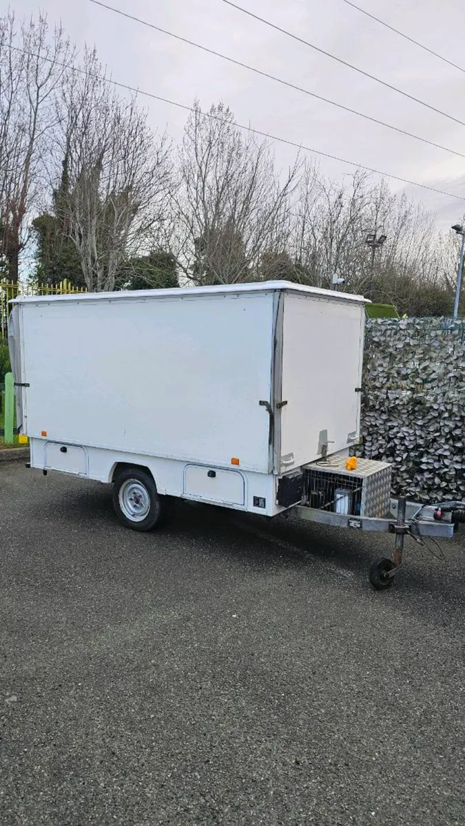 Food trailer - Image 1