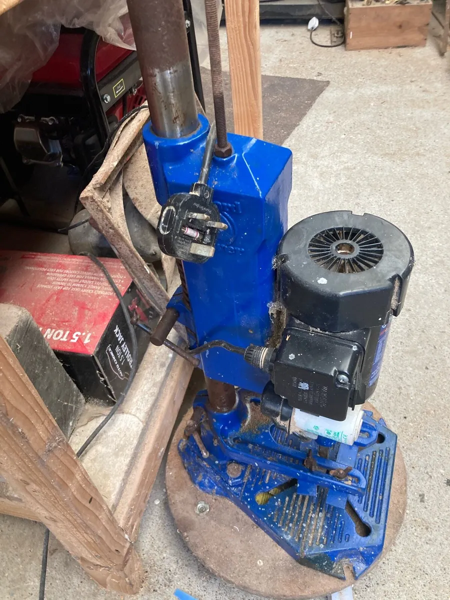Morticing machine and chop saw - Image 2