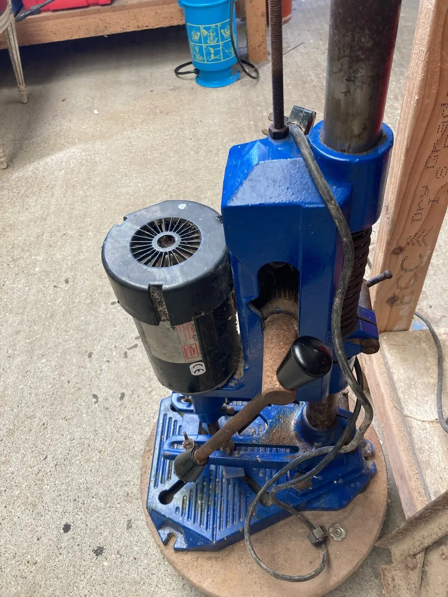 Morticing machine and chop saw - Image 3