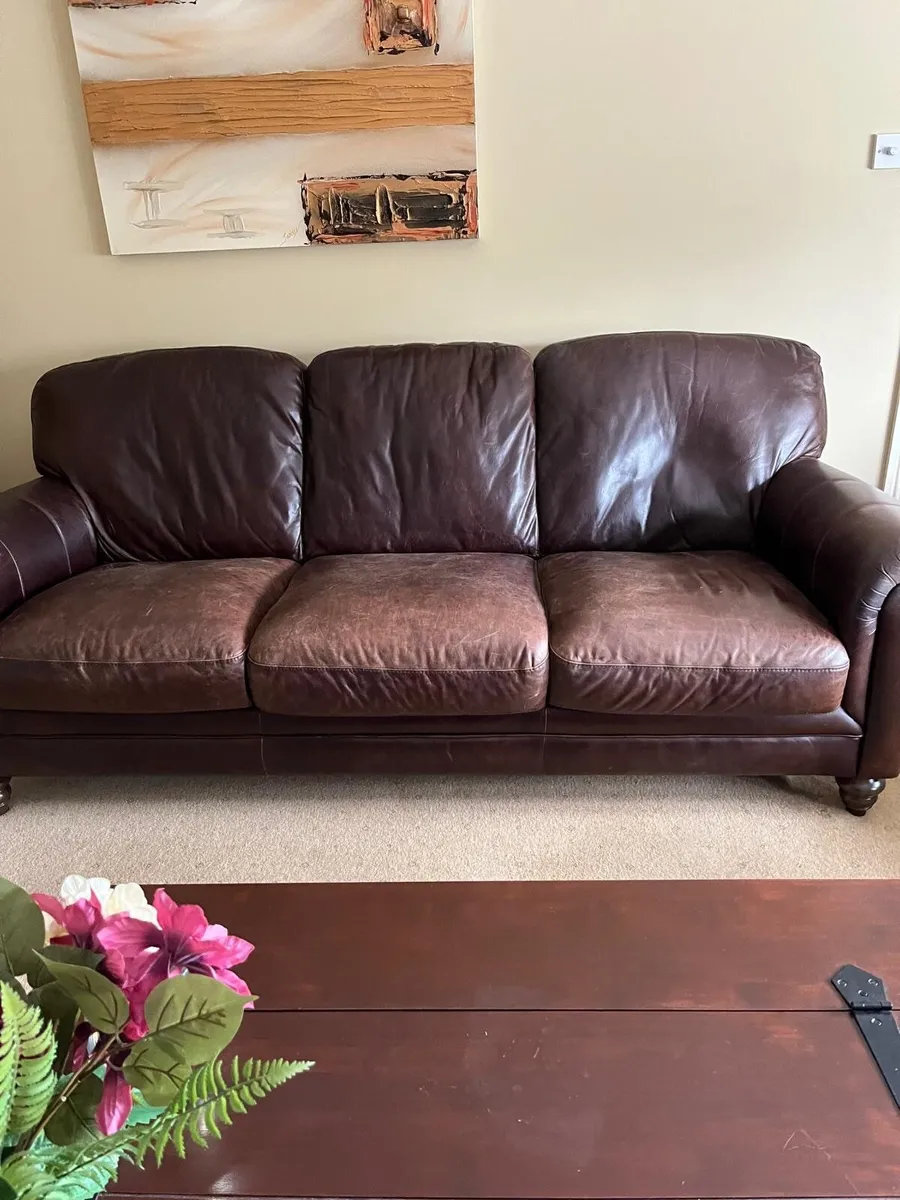Couch - Image 2