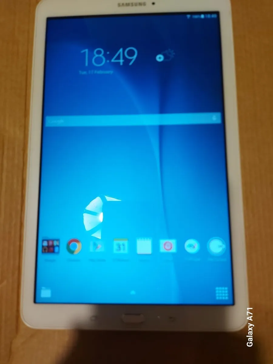 Samsung Galaxy Tab E, 8GB, in excellent condition - Image 1