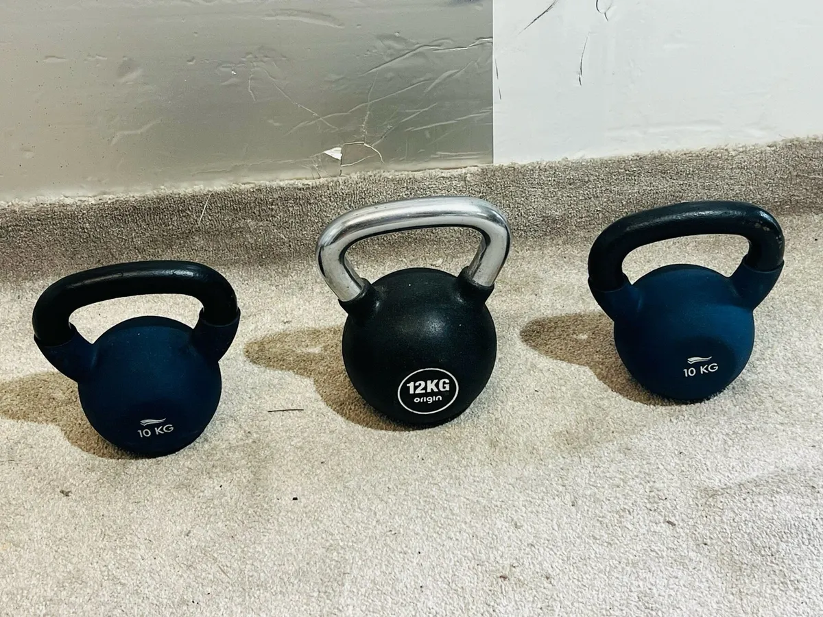 LIFE TIME KETTLEBELLS RUBBER COATED - Image 3