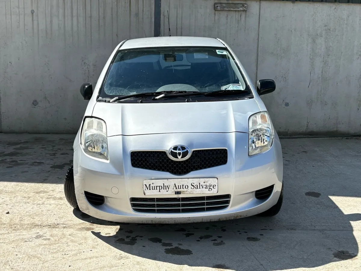2009 Toyota Yaris for parts - Image 1