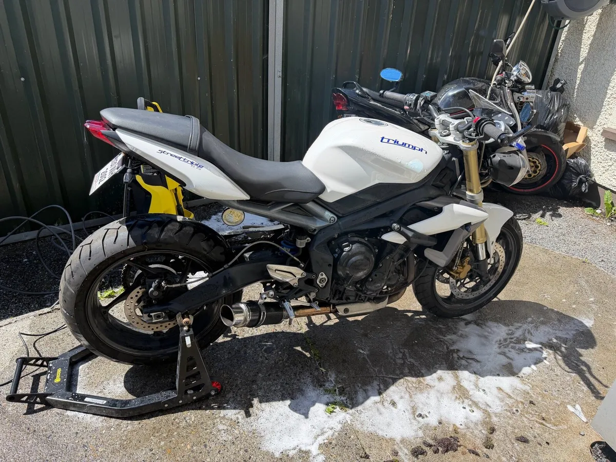 Triumph 675 speed triple - Image 2