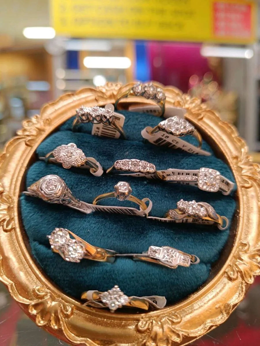 Selection of Vintage Gold Diamond Rings - Image 1