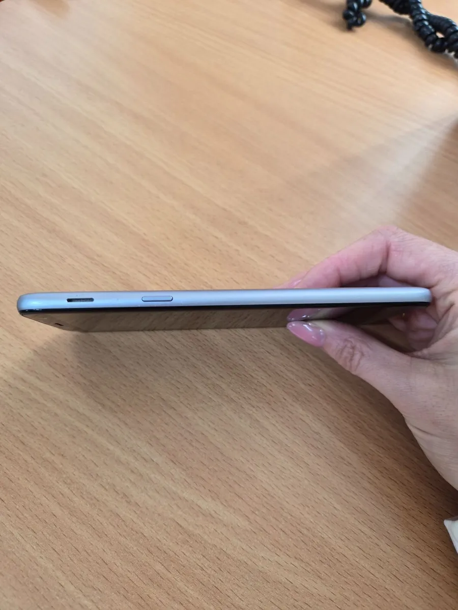 Samsung Galaxy A6 - Image 2