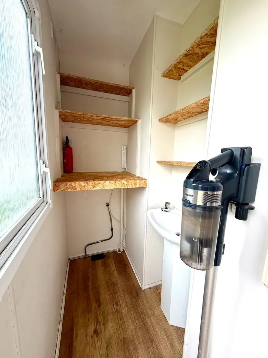 Renovated Mobile Home for Sale - Winter Pack - Image 4