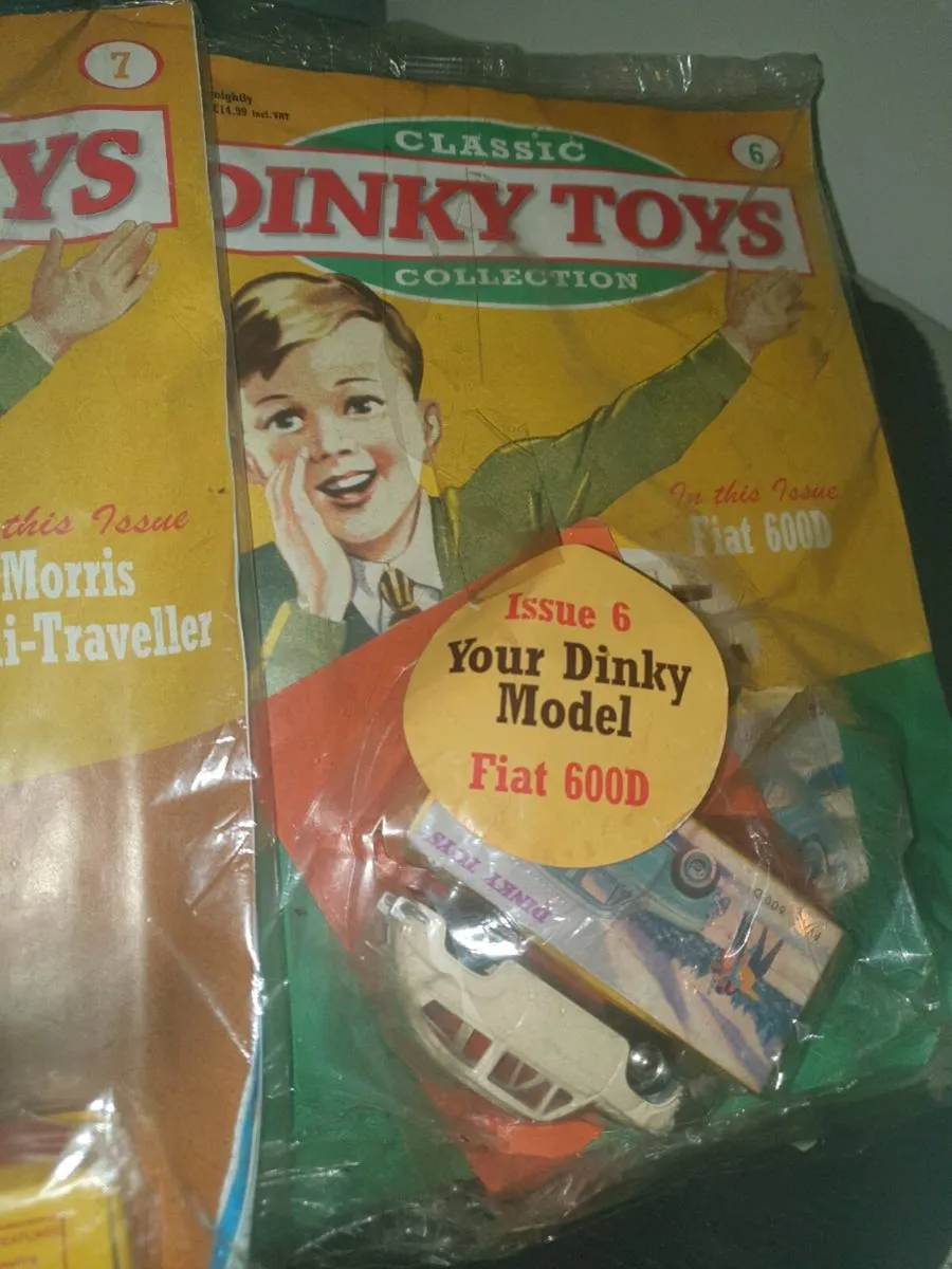 2 SEAL DINKY DIE.CAST MAGAZINES - Image 2