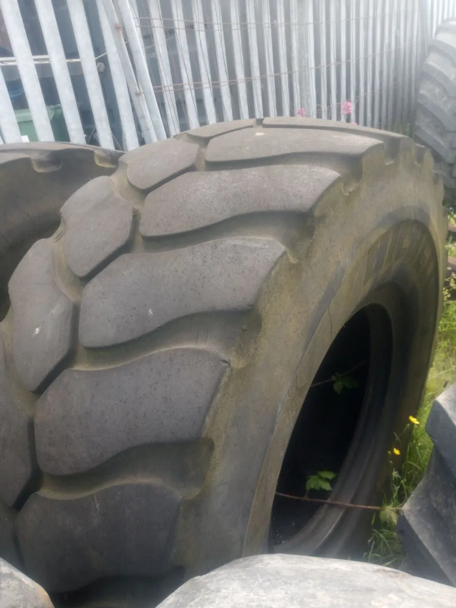 20.5 R 25 Michelin XLD2 Earthmover Tyres used - Image 3