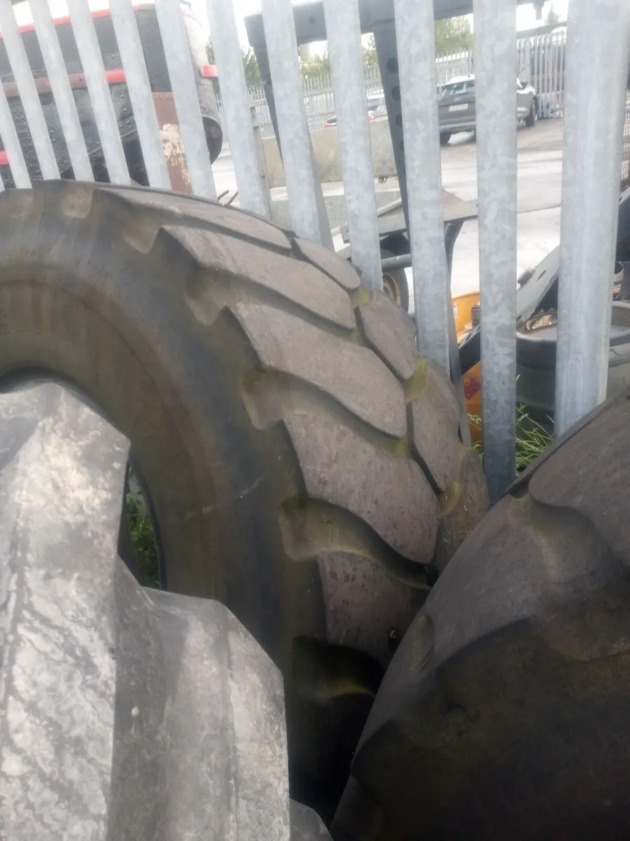 20.5 R 25 Michelin XLD2 Earthmover Tyres used - Image 1