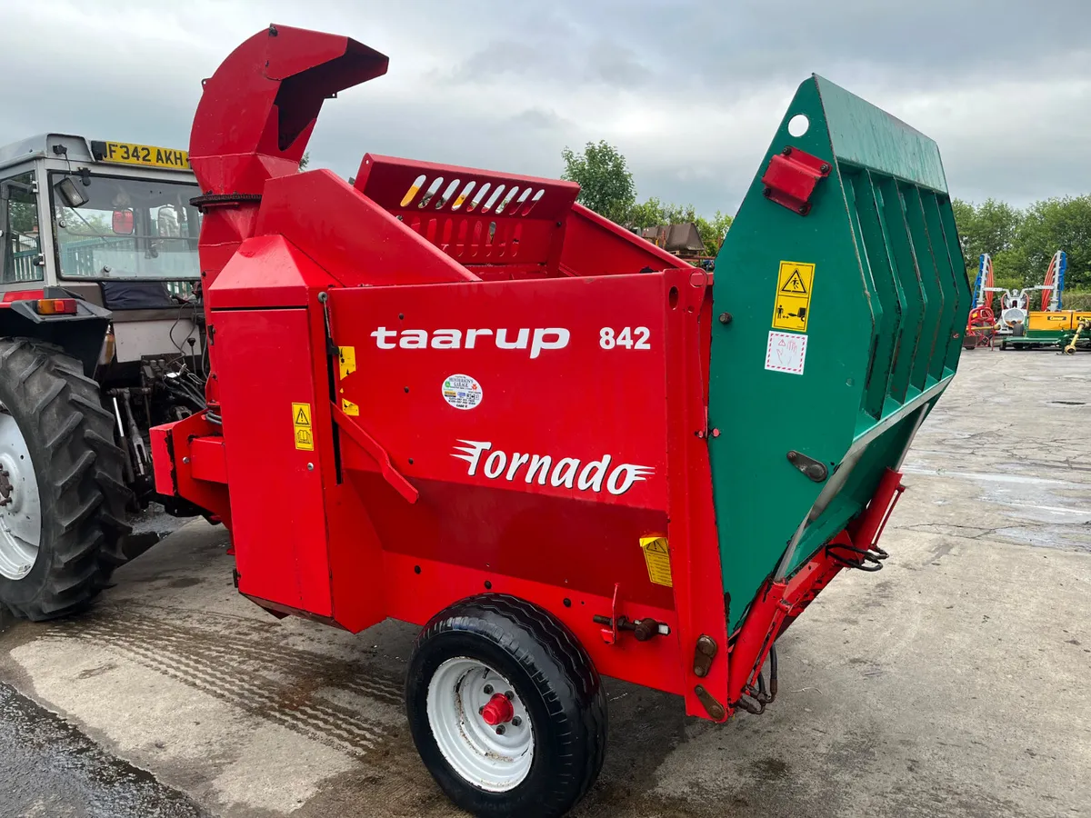 Tarrup  842 tornado straw bedder - Image 1